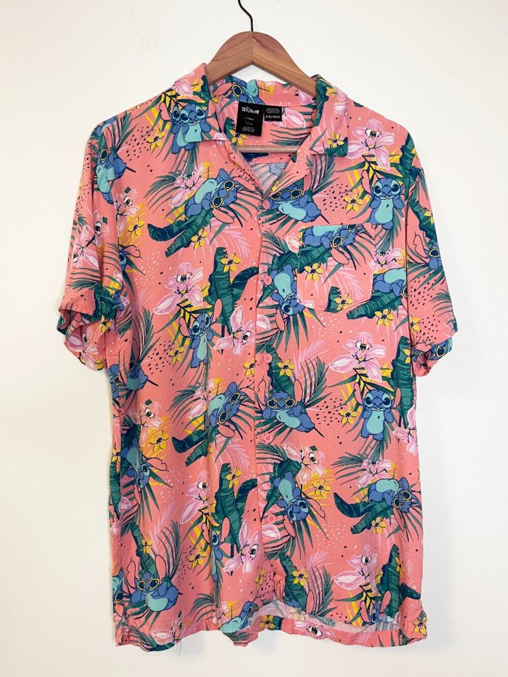 Disney Stitch Tropical Hawaiian Button Up Shirt Pink Mens Medium Camp Shirt